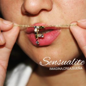 Collar Rainbow con inicial